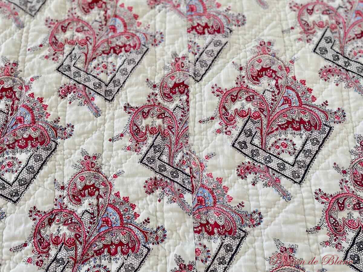 Rare couverture, Courtepointe piquée main avec motifs dentelles et arabesques – Image 8
