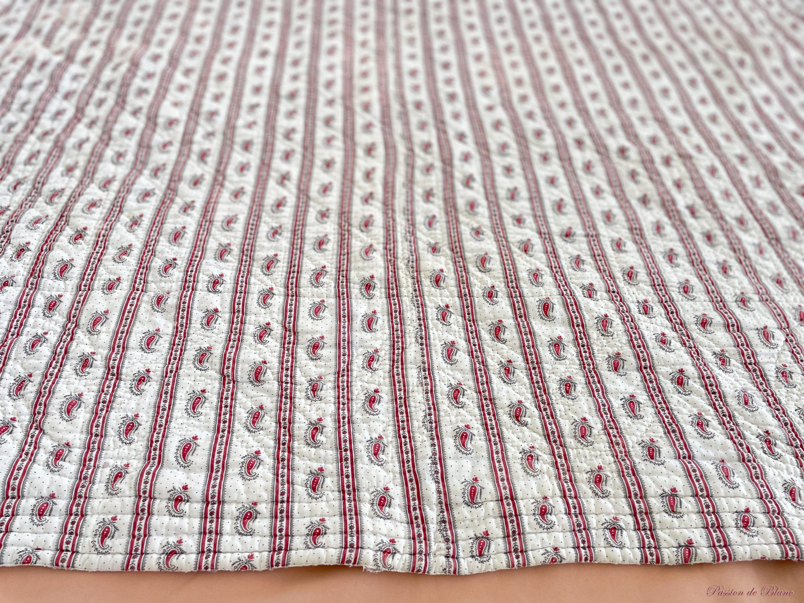 Rare couverture, Courtepointe piquée main avec motifs dentelles et arabesques – Image 12