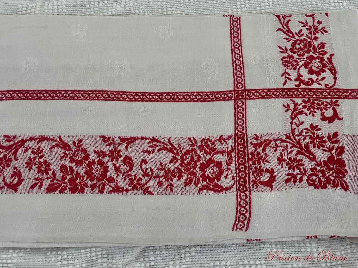 Lot : 6 grandes serviettes Napoléon III sur toile lin avec liteaux rouge. – Image 5