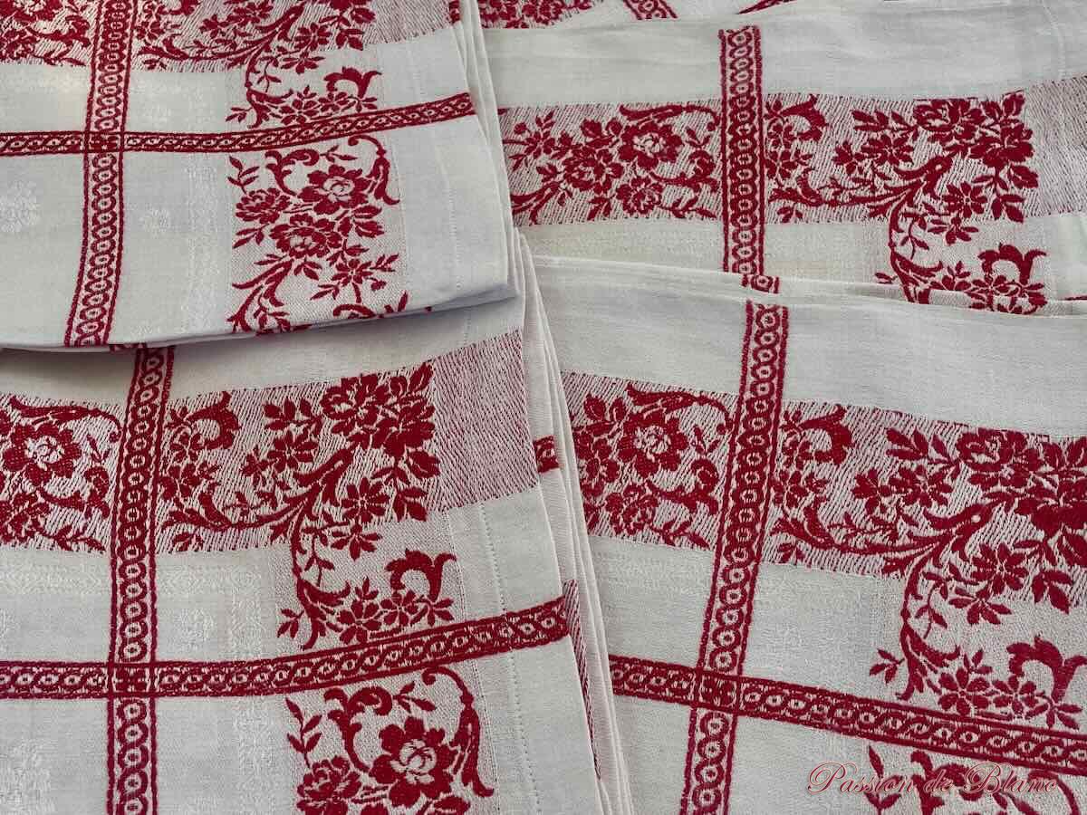 Grandes serviettes Napoléon III sur toile lin avec liteaux rouge. – Image 7