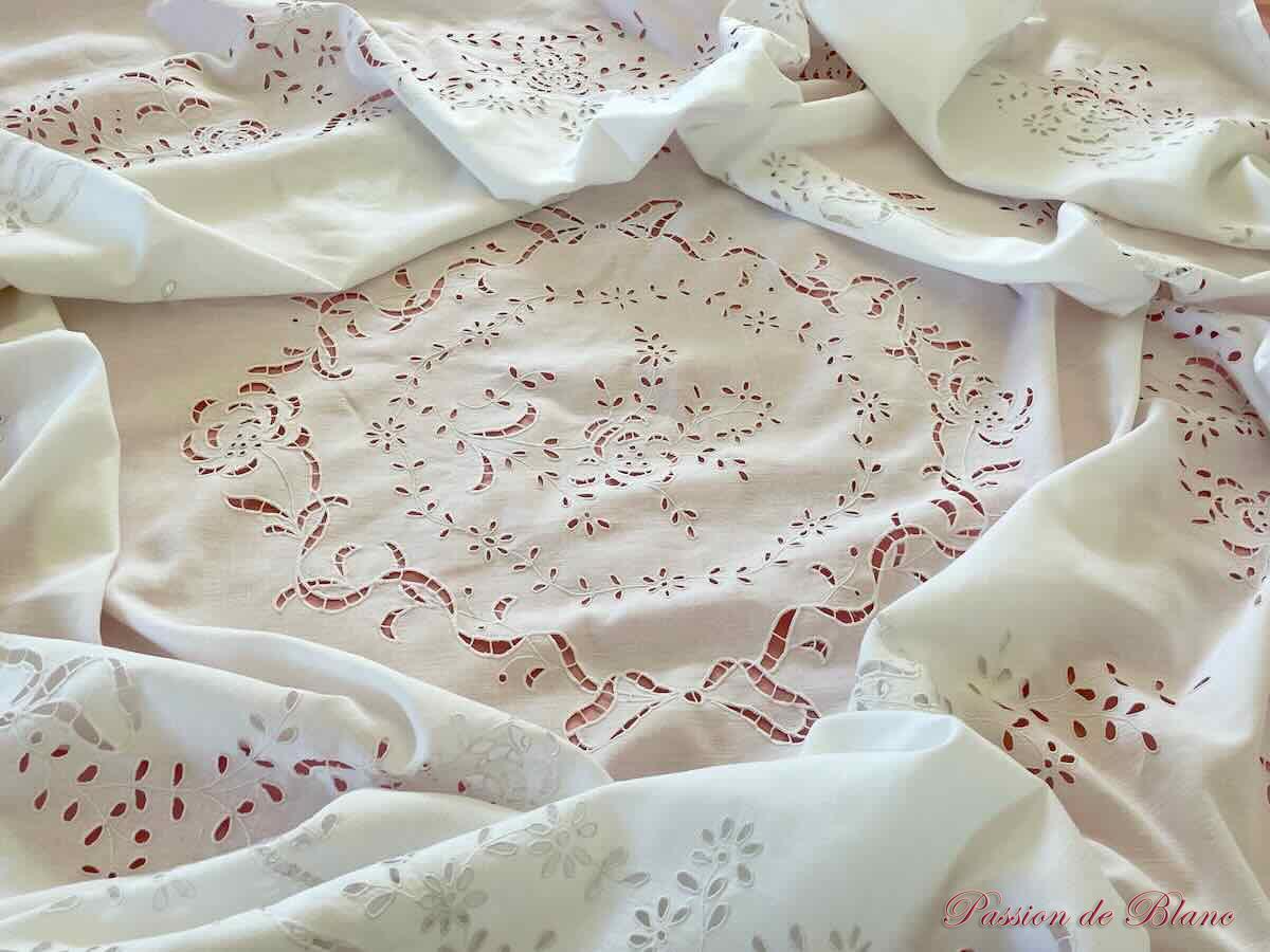 Dessus-de-lit broderie main Anglaise métis