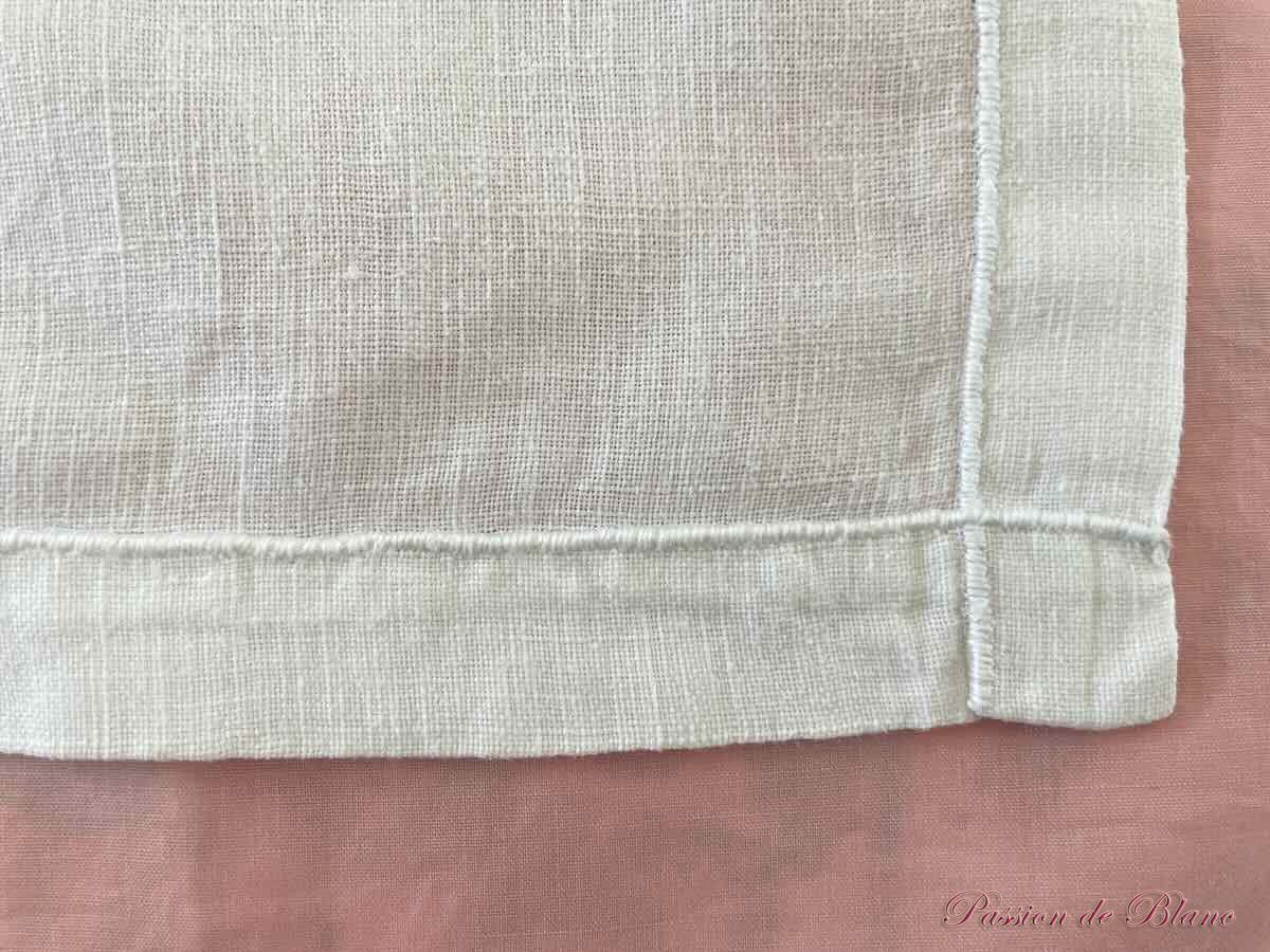 Grand dessus de lit en broderie Anglaise et Richelieu, brodé main sur toile métis – Image 6