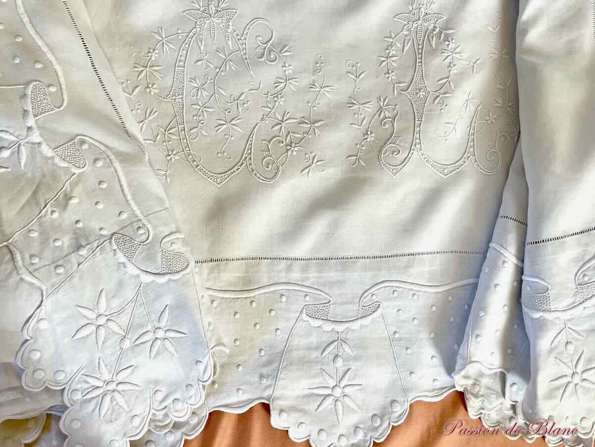 Drap fil CL guirlande brodée