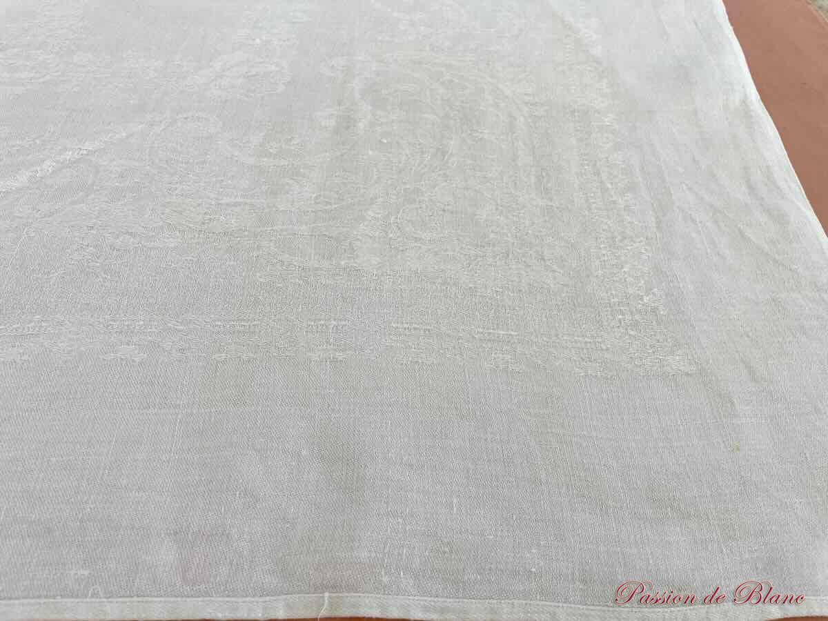 Service de table en damassé de lin 12 couverts, 2 monogrammes TV brodé main – Image 9
