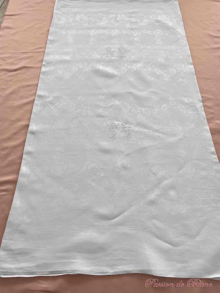 Service de table en damassé de lin 12 couverts, 2 monogrammes TV brodé main – Image 6