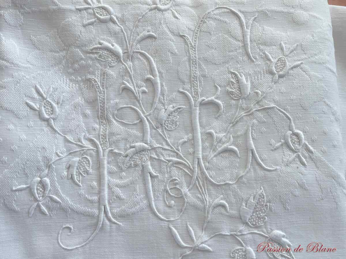 Couverture festonnée sur les côtés en piqué coton, 2 monogrammes RE et fleurs – Image 2