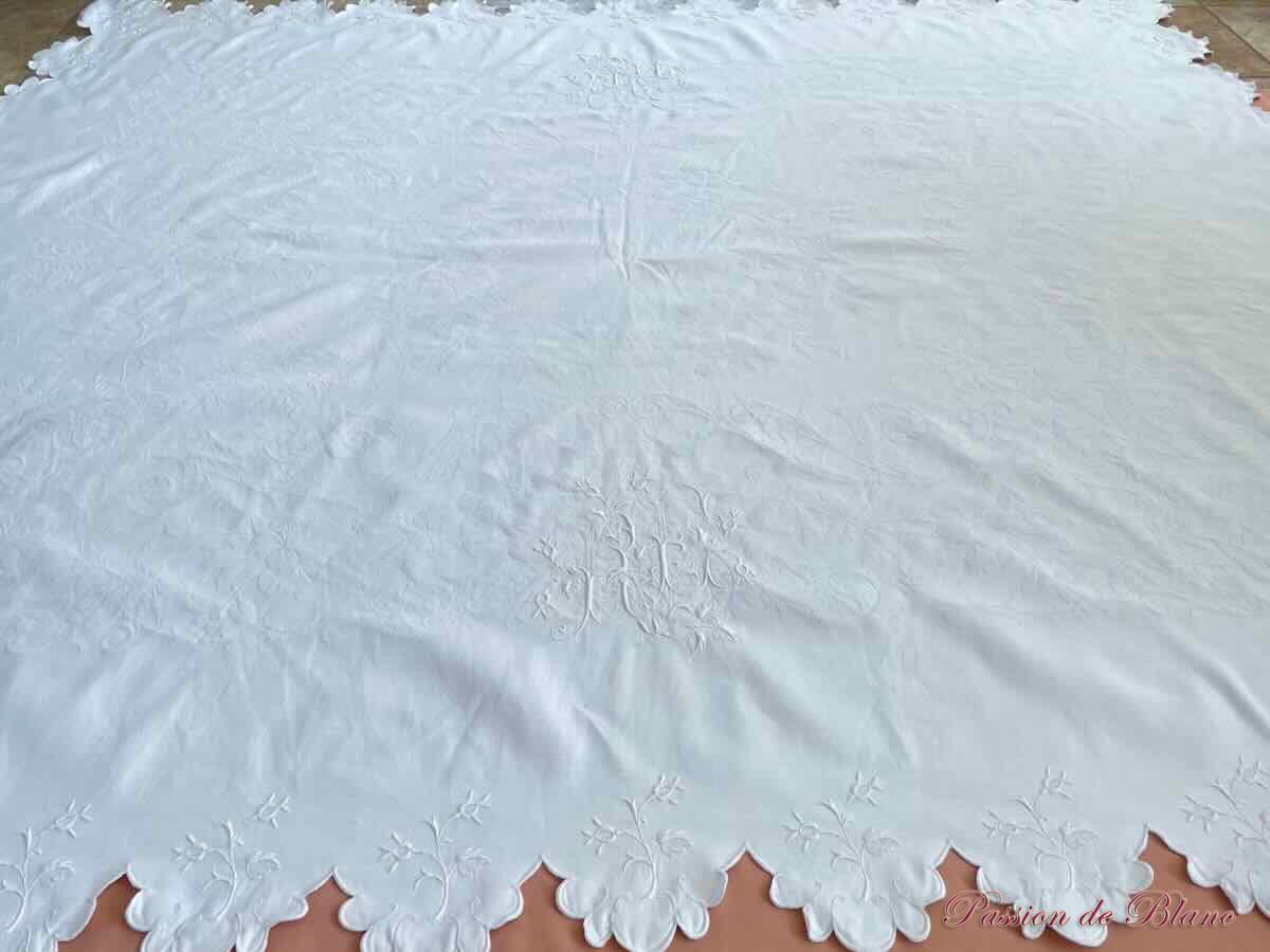 Couverture festonnée sur les côtés en piqué coton, 2 monogrammes RE et fleurs – Image 5