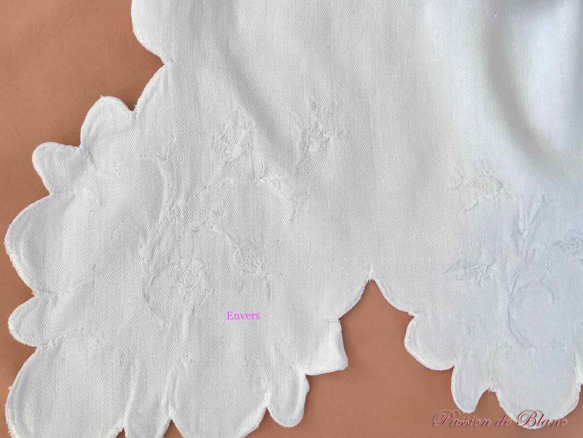 Couverture festonnée sur les côtés en piqué coton, 2 monogrammes RE et fleurs – Image 6