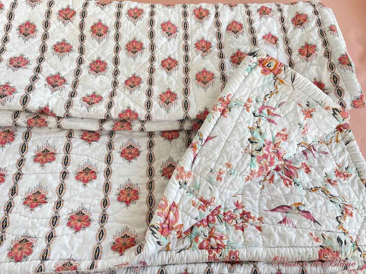 Couverture Piquée XIXe siècle: deux faces aux motifs fleuris différents – Image 2