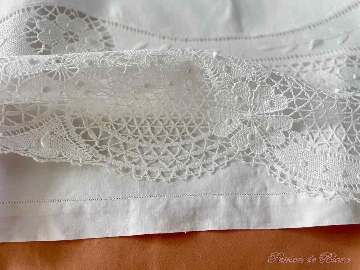 Grand drap fil de lin avec dentelle aux fuseaux main sur la découverte et retours – Image 2