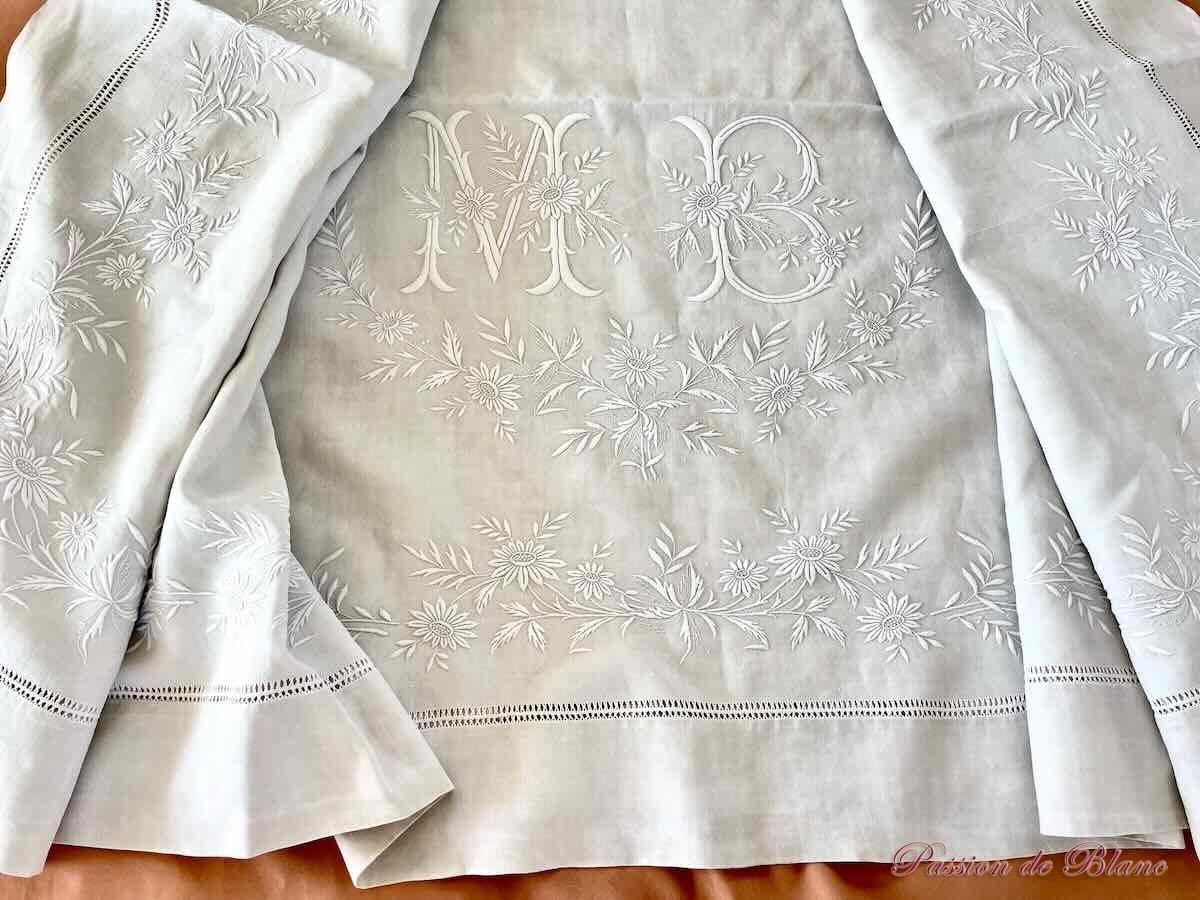 Drap MB lin imposante broderie main
