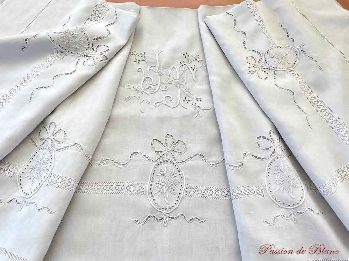 Grand drap JF broderie main lin