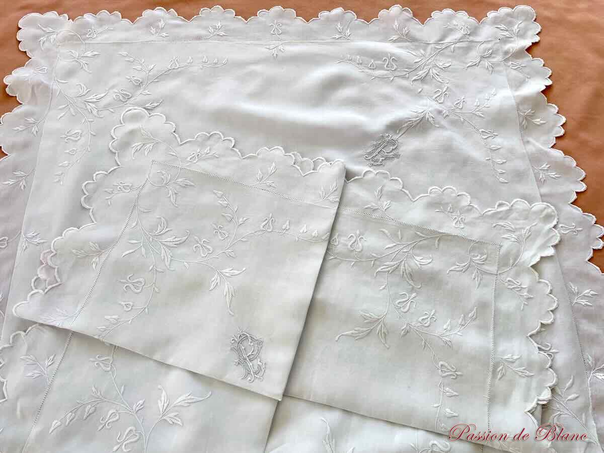 Paire taies fil lin feston broderie