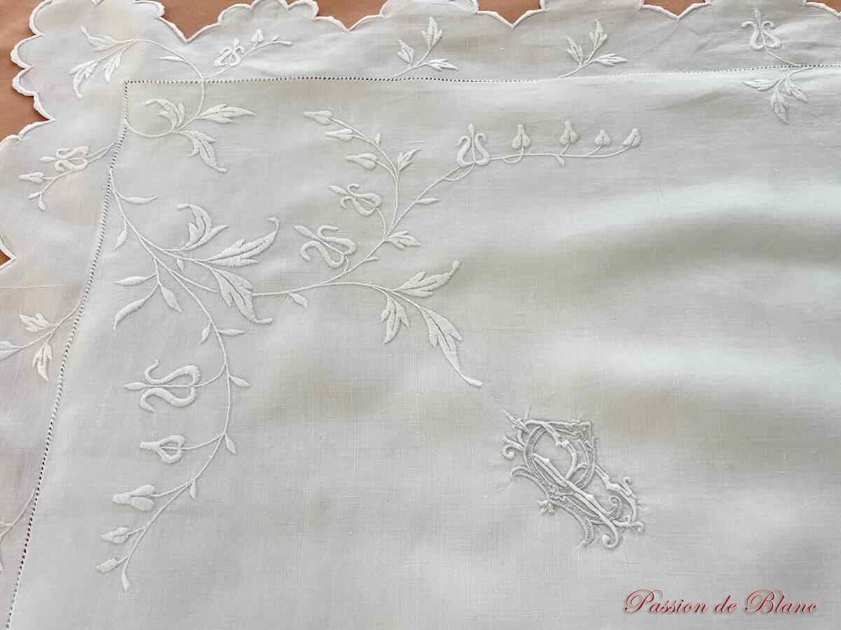 Paire de taies festonnées en fil de lin avec belles broderies et mono PR – Image 7