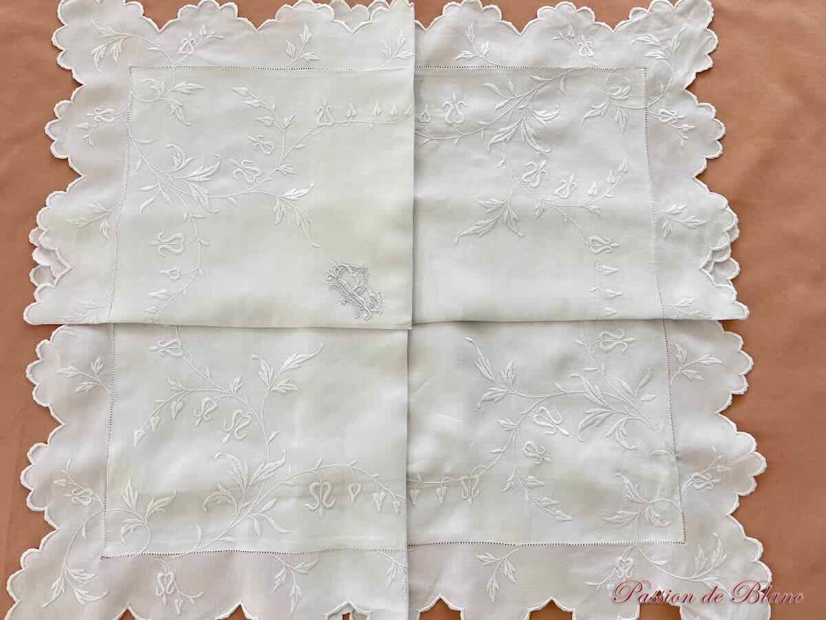 Paire de taies festonnées en fil de lin avec belles broderies et mono PR – Image 4