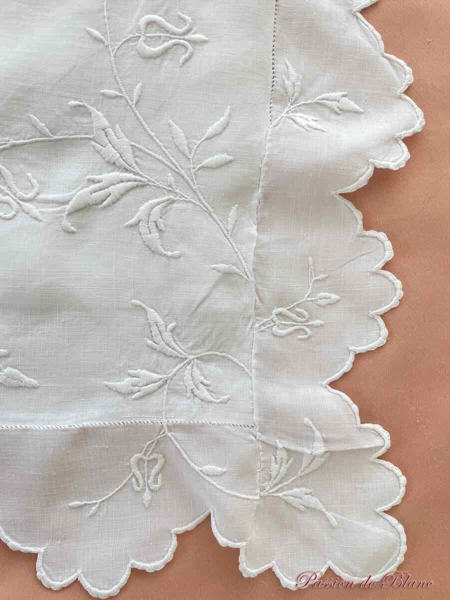 Paire de taies festonnées en fil de lin avec belles broderies et mono PR – Image 10