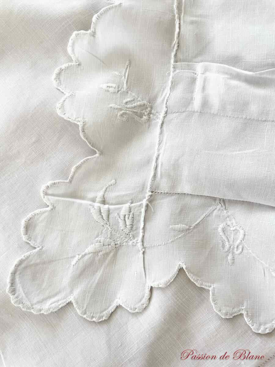 Paire de taies festonnées en fil de lin avec belles broderies et mono PR – Image 9