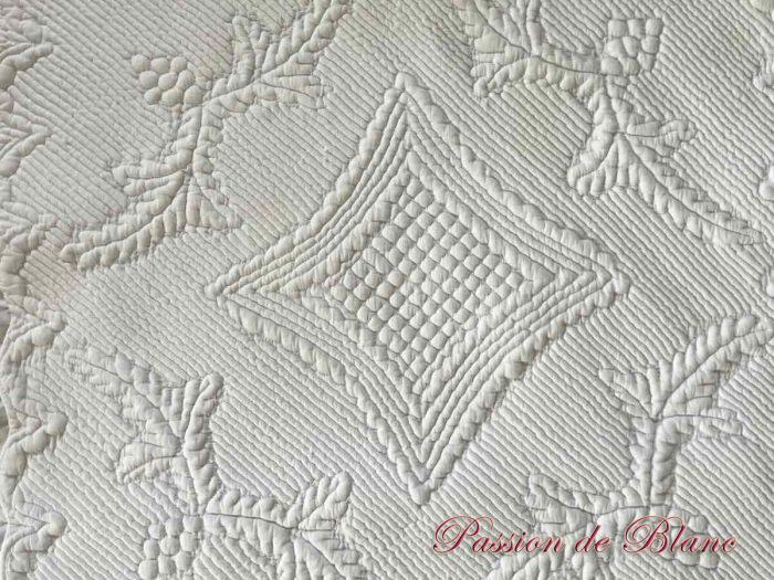 Boutis, Pétasson, Bébé, Provence, broderie main, pur Coton Blanc – Image 2