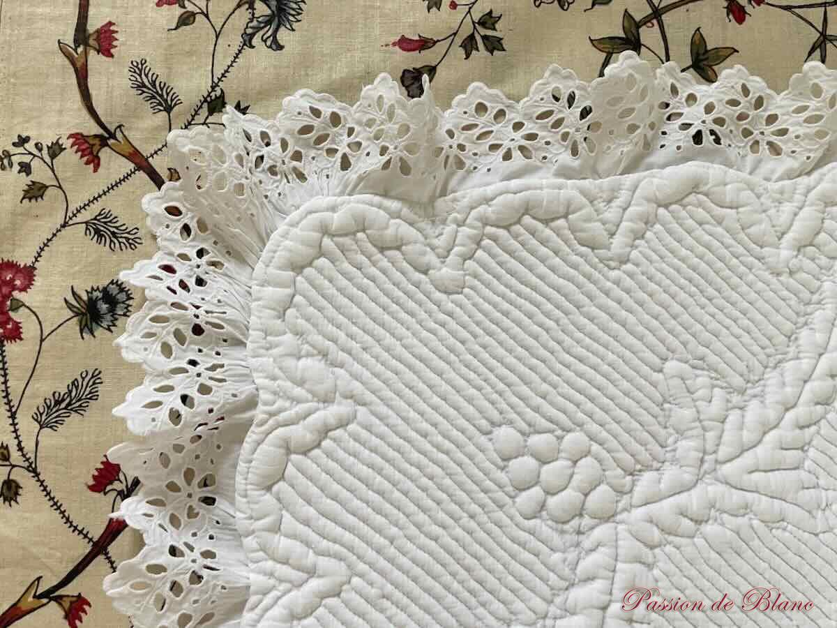 Boutis, Pétasson, Bébé, Provence, broderie main, pur Coton Blanc – Image 4