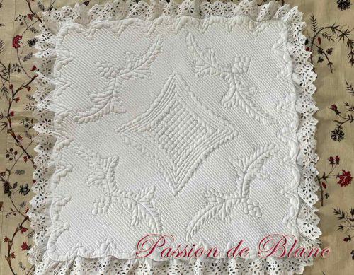 Boutis, Pétasson, Bébé, Provence, broderie main, pur Coton Blanc