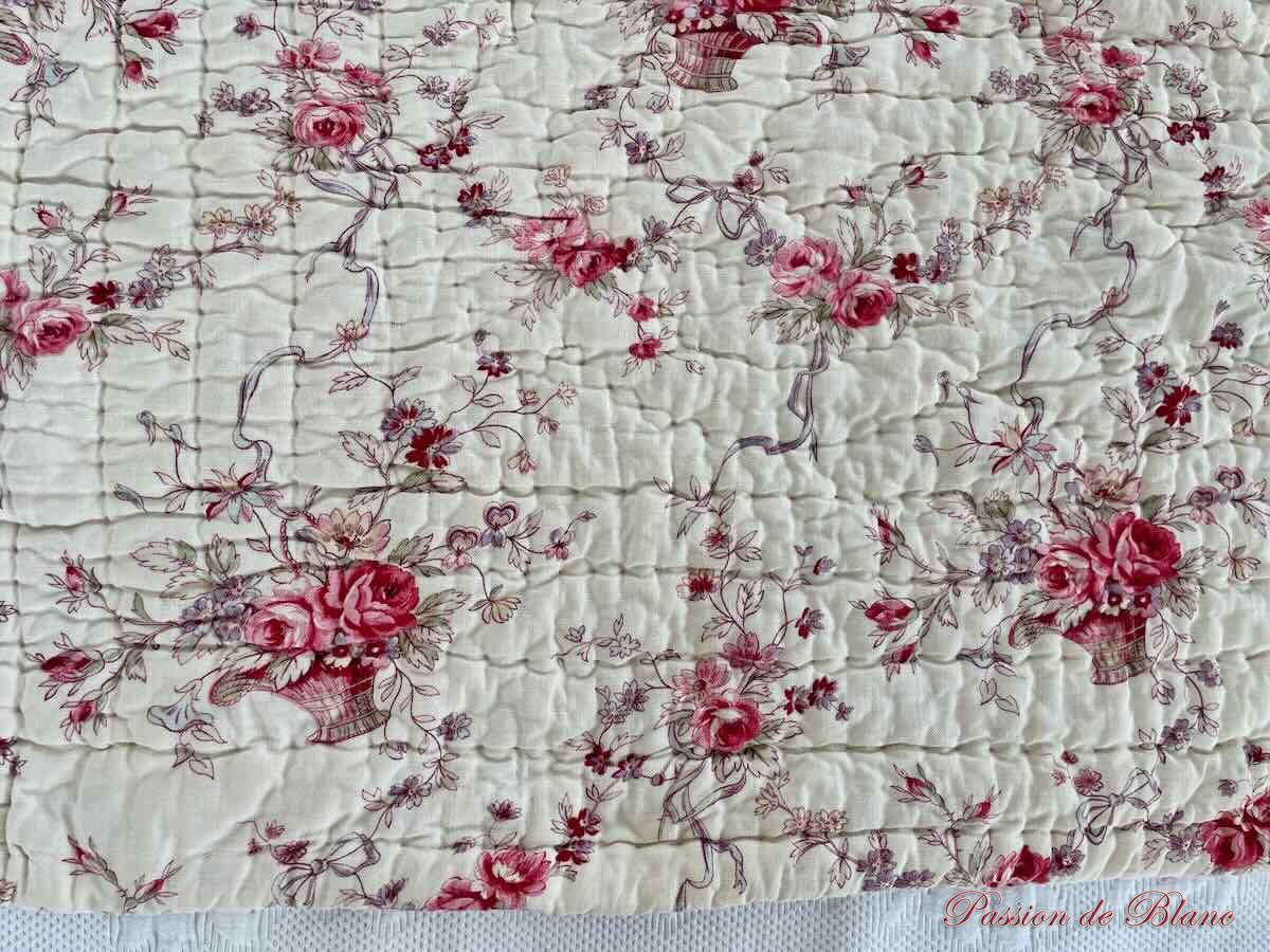 Courtepointe main paniers et bouquets fleuris