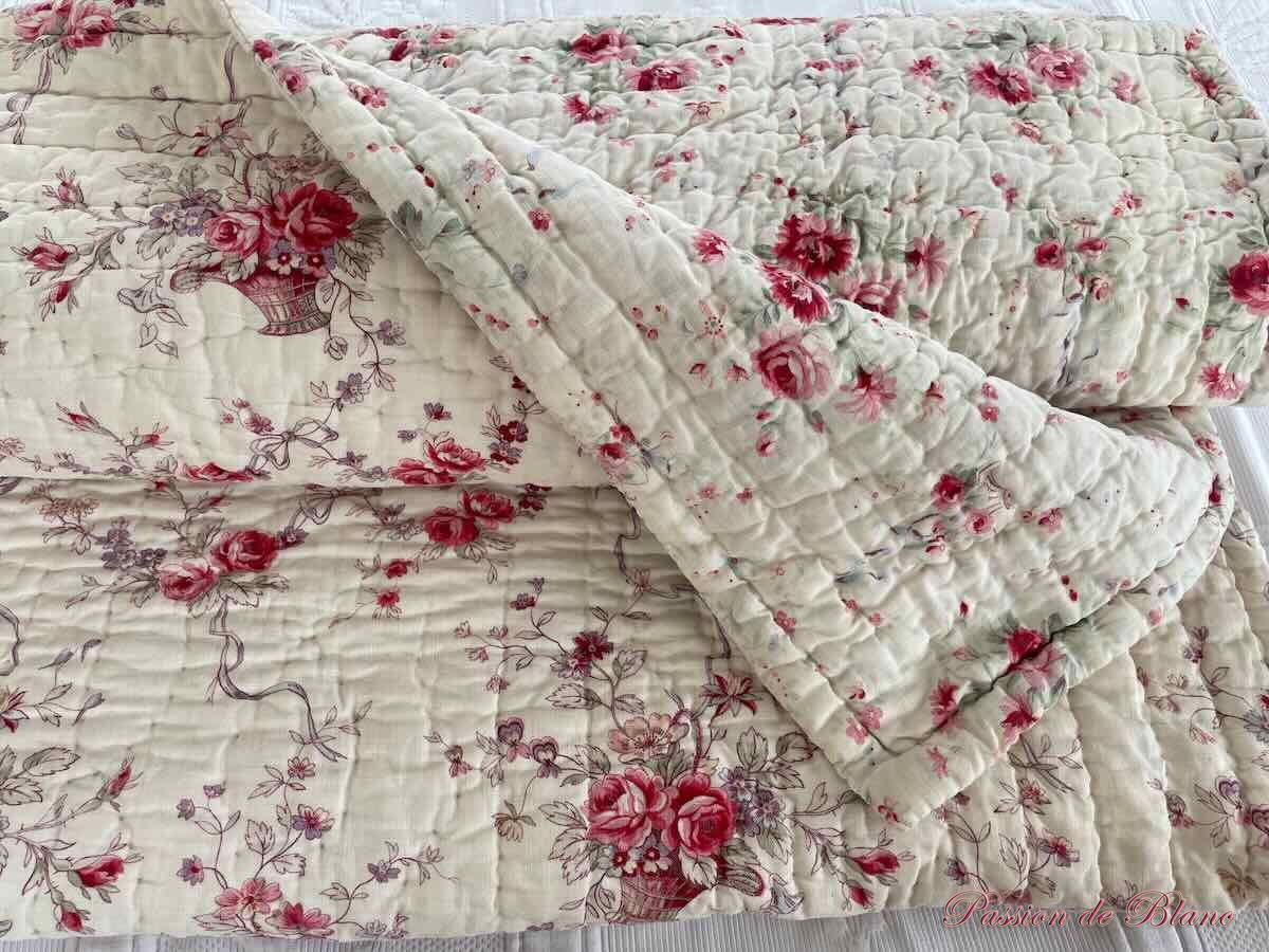 Courtepointe paniers et bouquets fleuris