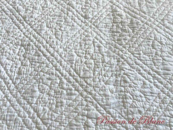 Couverture piquée main Boutis