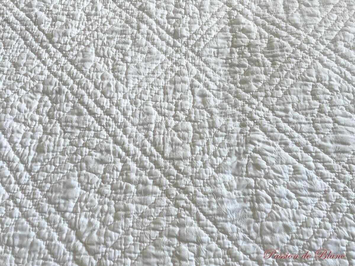 Couverture piquée main Boutis