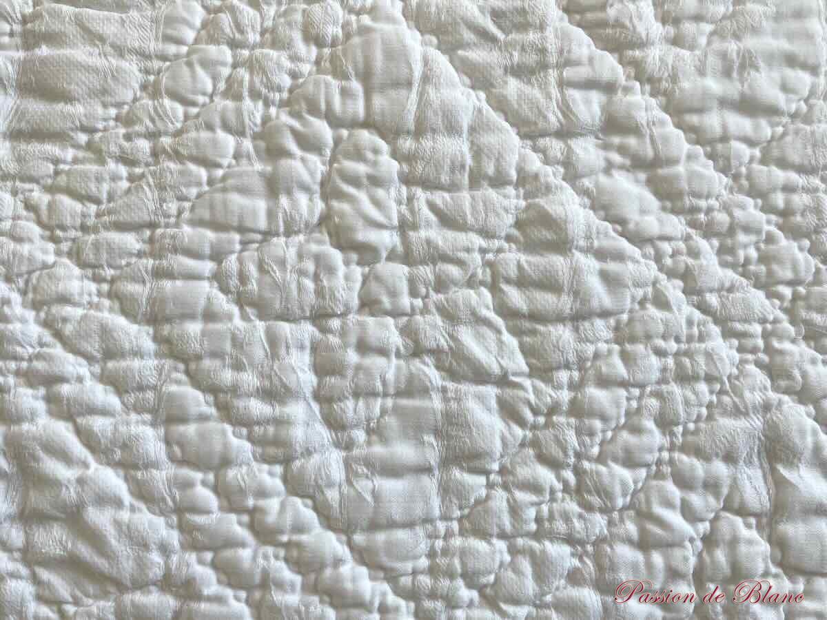 Couverture Courtepointe,Provence,cotonnade blanche motifs , piquage main – Image 11