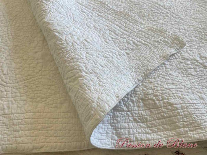 Couverture Courtepointe,Provence,cotonnade blanche motifs , piquage main – Image 4