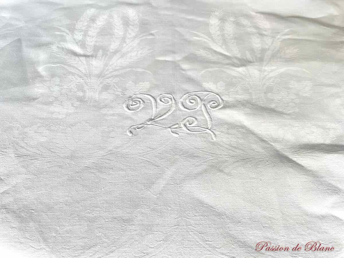 Grand nappe de 4,20 m, en damassé de lin avec motifs raisins , épis de blé, monos VP – Image 2