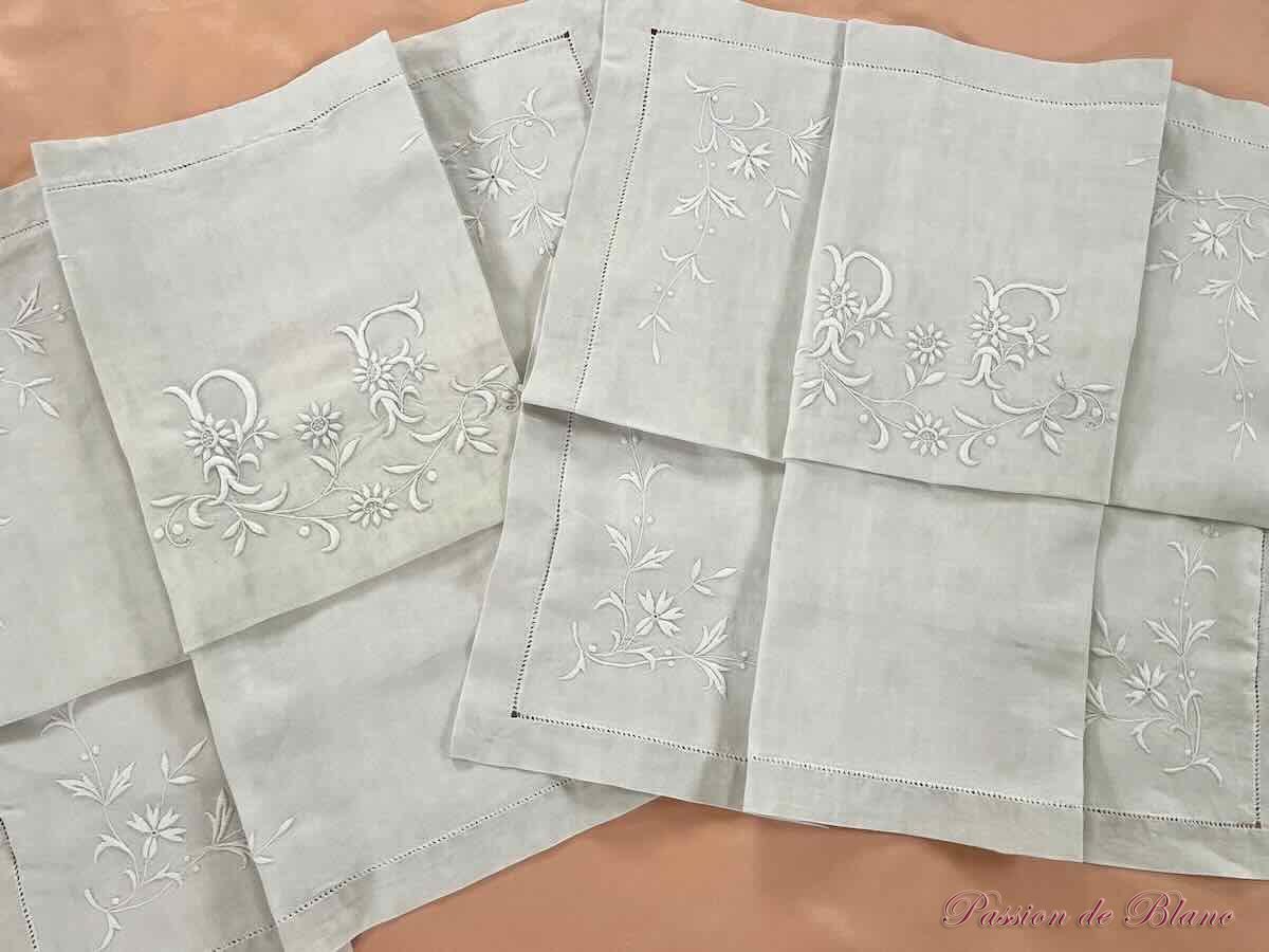 Belle paire de taies en lin avec broderies main et mono PF – Image 4