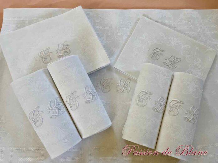 Joli service de table en damassé lin : Nappe + 10 serviettes, monogrammes TL brodé main – Image 4
