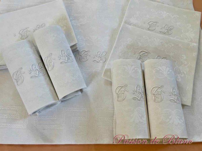 Joli service de table en damassé lin : Nappe + 10 serviettes, monogrammes TL brodé main – Image 2