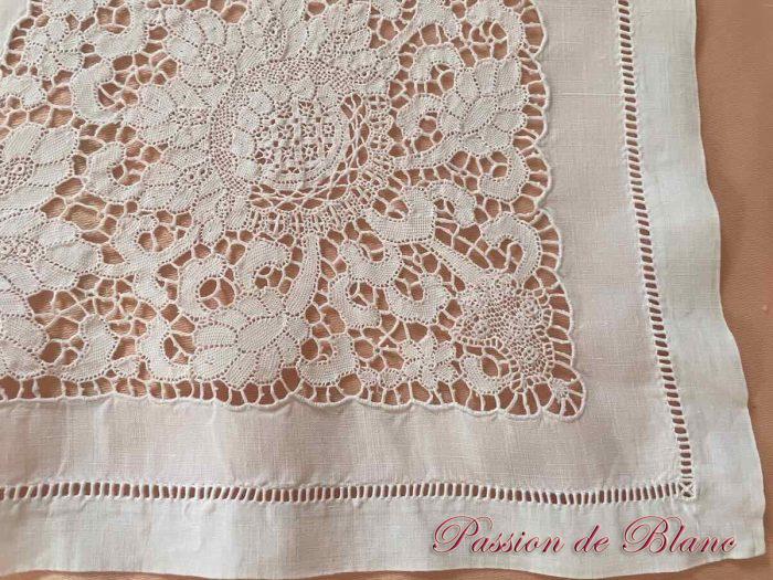 Nappe fil lin dentelle main