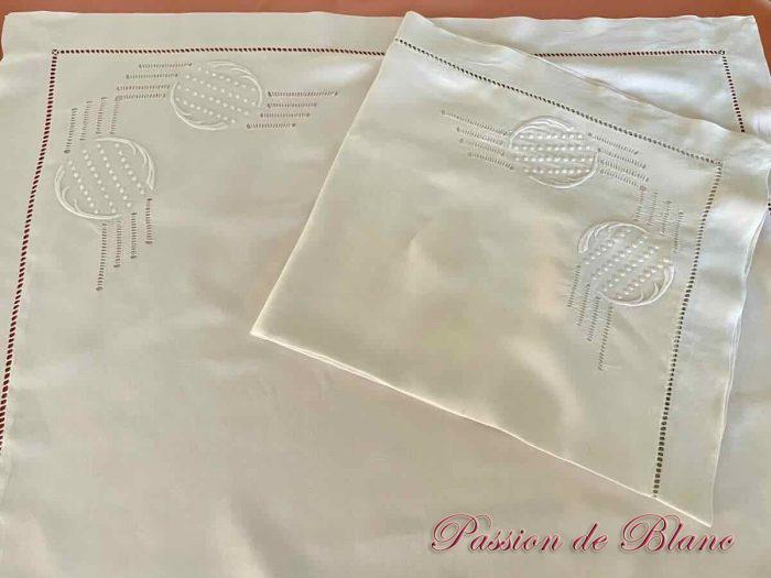 Paire taies fil lin broderie