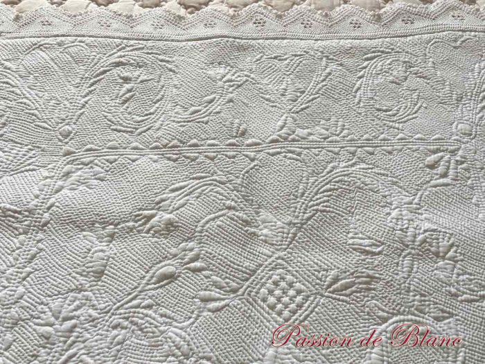 Véritable petit boutis ancien vermiculé, Provence : Collection. – Image 8