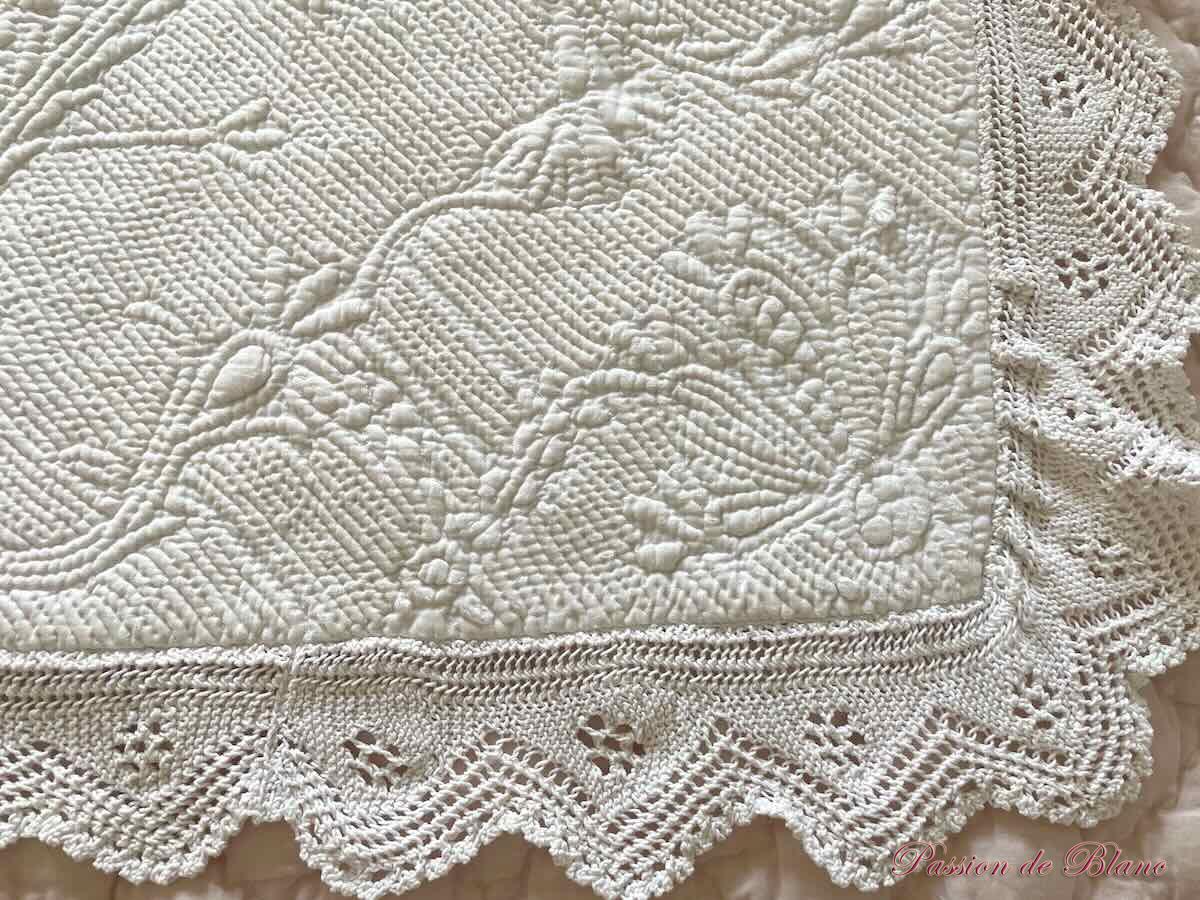 Véritable petit boutis ancien vermiculé, Provence : Collection. – Image 7
