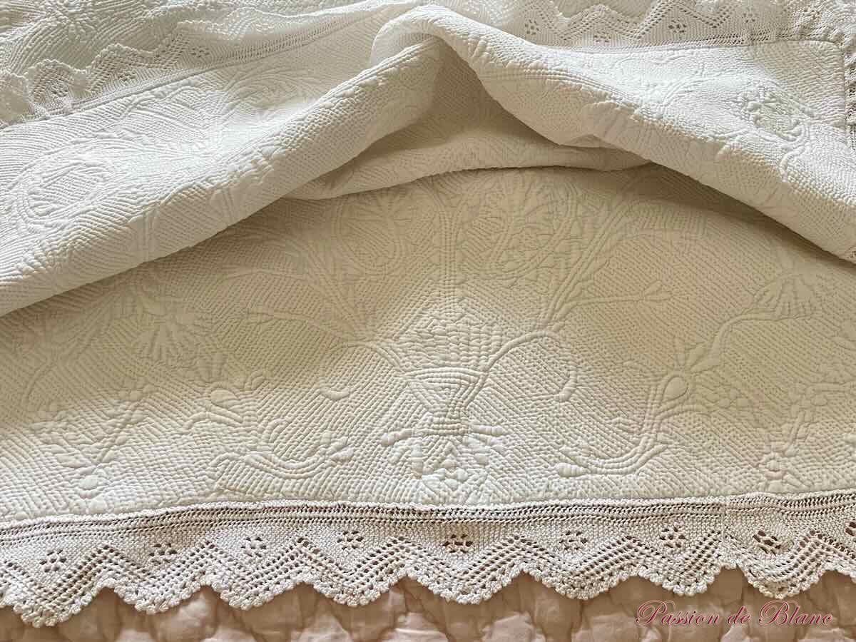 Véritable petit boutis ancien vermiculé, Provence : Collection. – Image 11