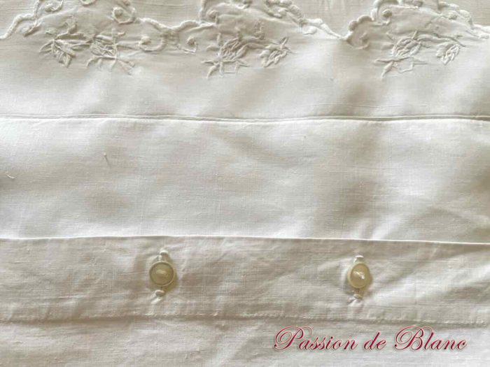 Somptueuse taie avec imposantes broderies et mono LB sur fil de lin – Image 6
