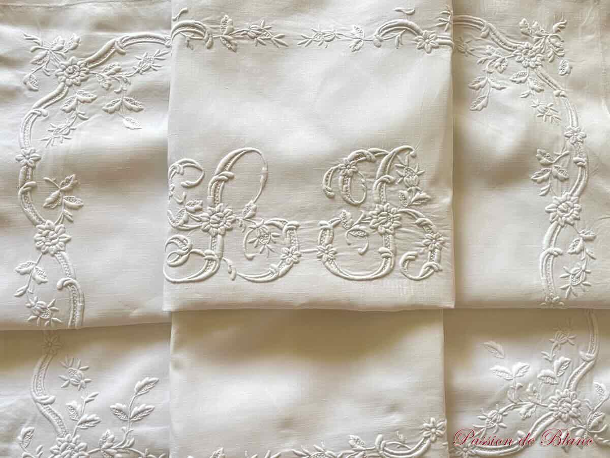 Somptueuse taie avec imposantes broderies et mono LB sur fil de lin – Image 2