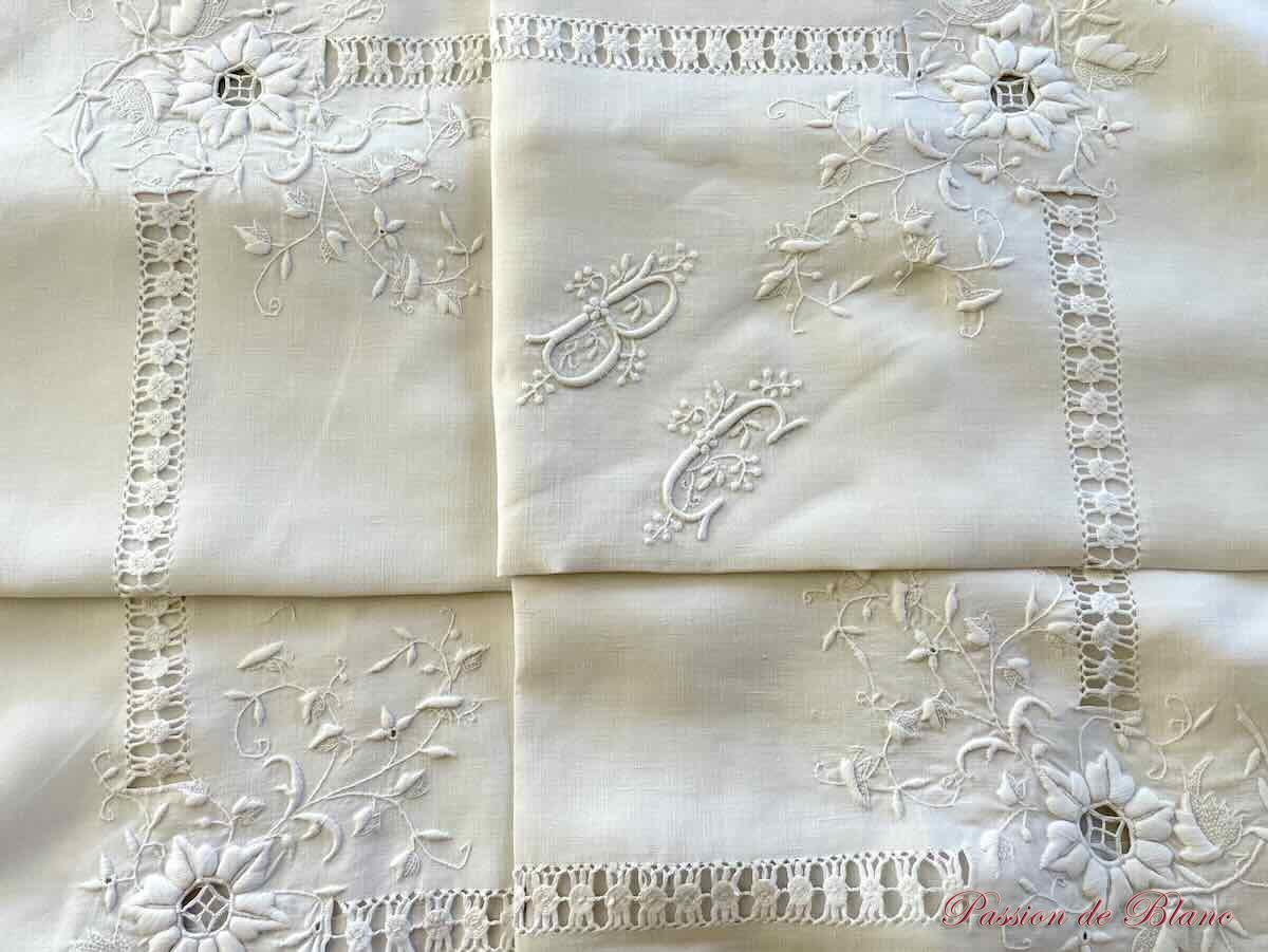 Taie BC belle broderie, jours complexes