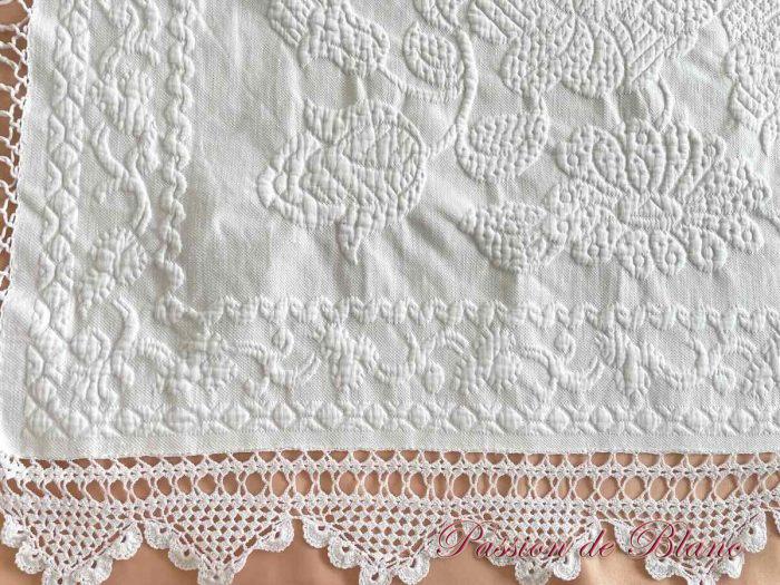Couverture piqué blanc relief