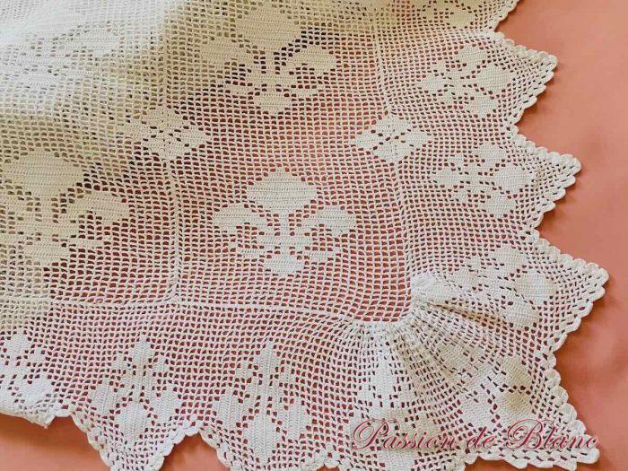 Couverture crochet fleurs de lys