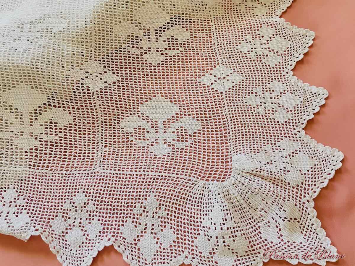 Couverture crochet fleurs de lys