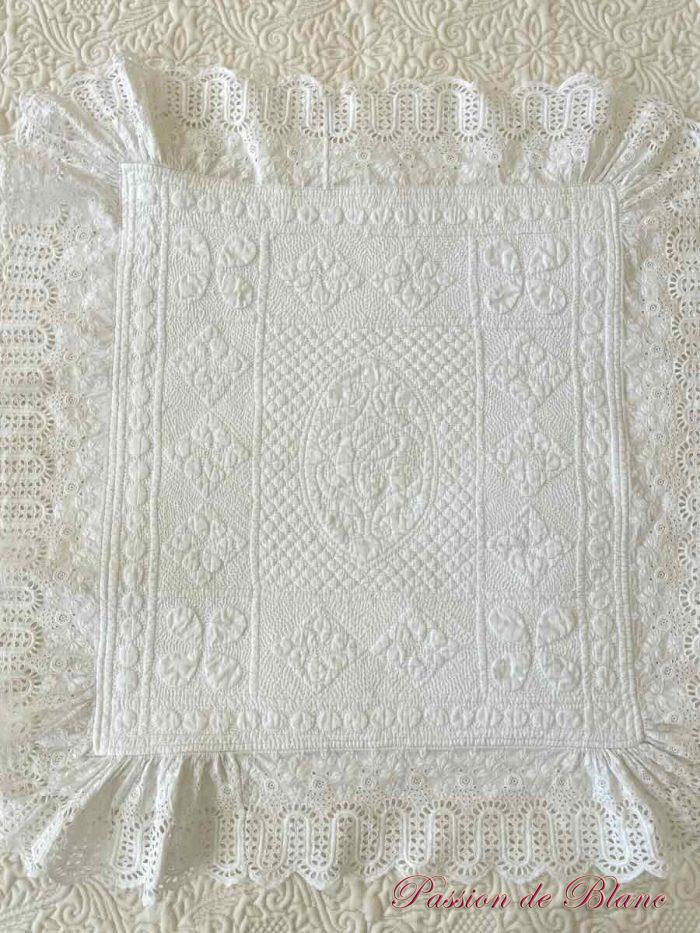 Pétasson piqué broderie