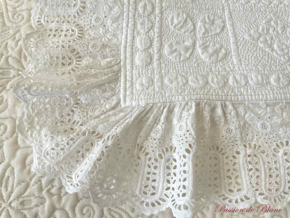 Couverture Bébé,Pétasson, Provence, broderie main, pur coton blanc – Image 9