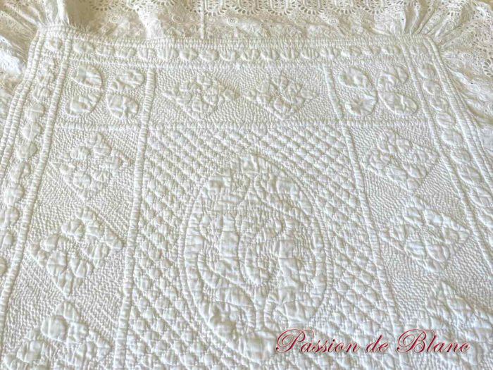 Couverture Bébé,Pétasson, Provence, broderie main, pur coton blanc – Image 2