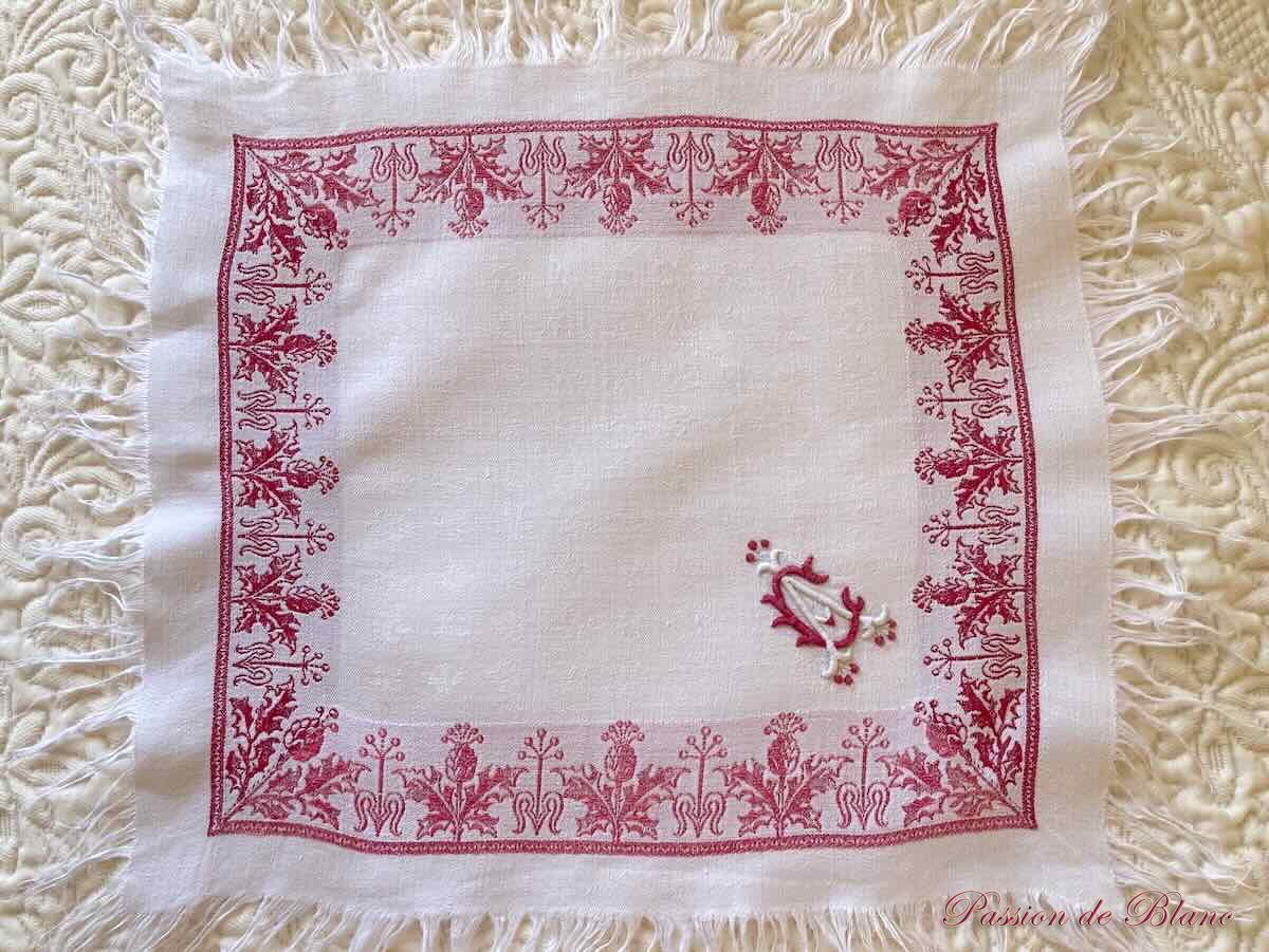 Lot de 16 petites serviettes frangées en granité de lin avec encadrement , Napoléon III – Image 6