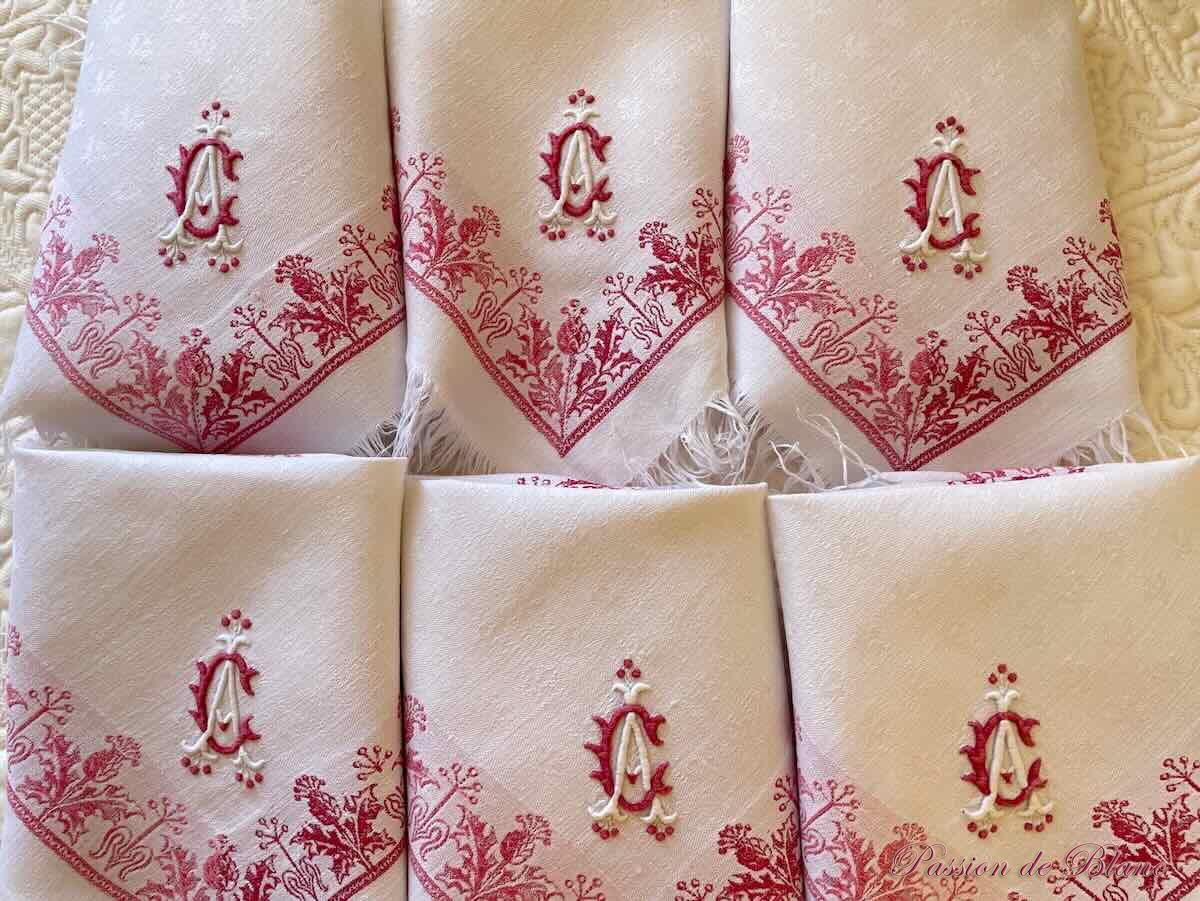 Lot de 16 petites serviettes frangées en granité de lin avec encadrement , Napoléon III – Image 5